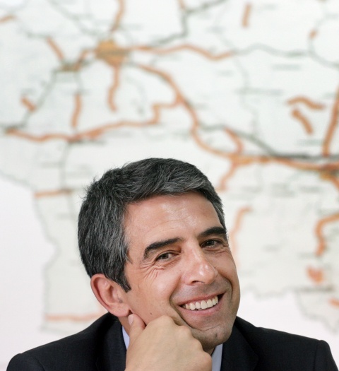 Bulgaria: It's Official: Bulgarian Regional Min Plevneliev Nominated for President by Ruling Party