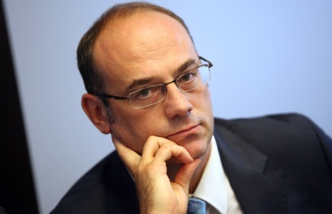 Bulgaria: Bulgarian Presidential Hopeful Symbolically Fires PM