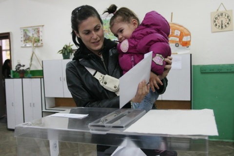 Poll: Bulgaria's Runoff Voter Turnout Higher than 1st Round: Poll: Bulgaria's Runoff Voter Turnout Higher than 1st Round