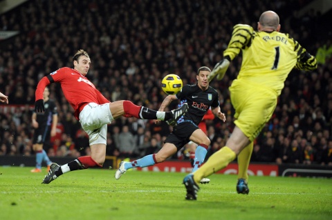 Bulgaria: Galatasaray Confirm Berbatov Interest, Deny Deal Report