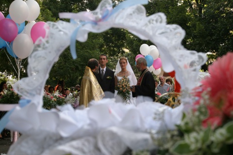 Bulgaria: Hundreds of Bulgarian Couples Tie the Knot on 'Lucky' Day