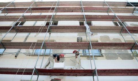 Bulgaria: Crisis Stems Outflow of Bulgarian Migrant Workers toward EU