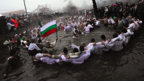 Bulgaria: Bulgarians Mark St Jordan's Day Diving in Ice-Cold Waters