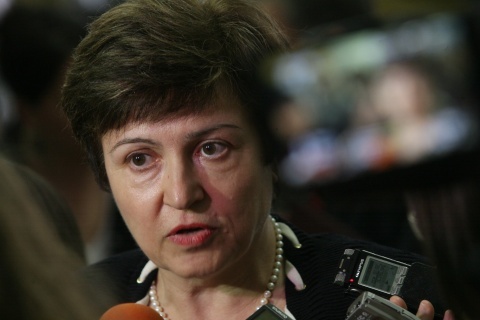 Bulgaria: Italy, Poland Hurry to Help Flood, Cold Distressed Bulgaria