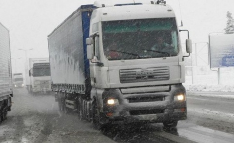 Truck Line Congests Danube Bridge on Bulgarian-Romanian Border: Trucks Congest Danube Bridge on Bulgarian-Romanian Border