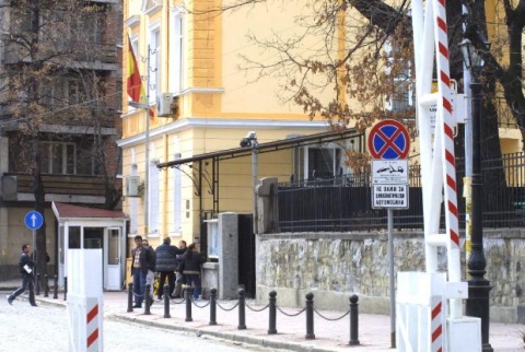 Bulgaria: Sofia to Remove Road Blocks before German, UK Embassies