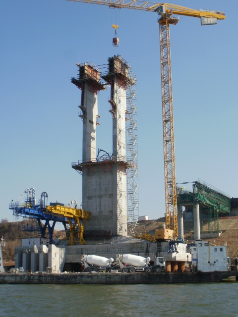 Bulgaria: Builder Erects Last Beam of 2nd Bulgaria-Romania Danube Bridge
