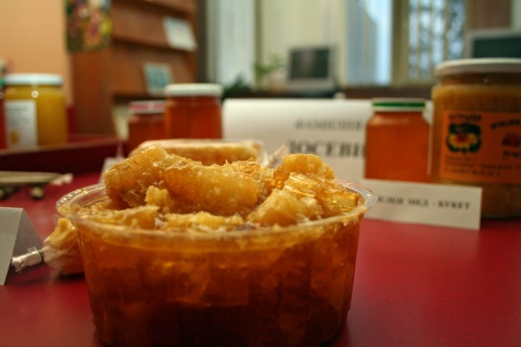 Bulgaria: Bulgaria's Long, Cold Winter Caused Bee Mortality of Over 30%