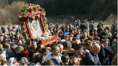 Bulgaria: Traditional Easter Procession Held at Bulgaria's Bachkovo