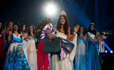 Scandal Mares Miss Bulgaria Pageant: Scandal Mars Miss Bulgaria Pageant