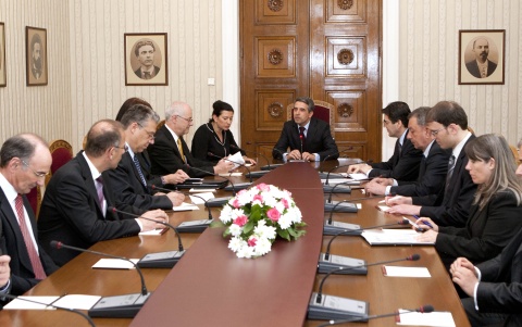 Bulgaria: Bulgaria to Learn Decentralization from Switzerland - President