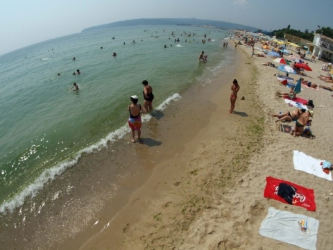 Bulgaria: Russian Paper Alarmed over Incidents with Tourists in Bulgaria