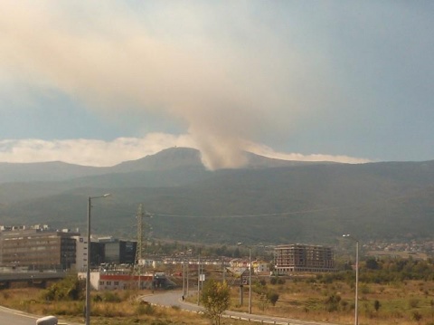 Bulgaria: New Wildfire Erupts on Vitosha Mtn Near Bulgarian Capital