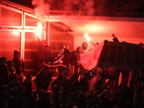 Bulgaria: Hooligans End Challenge Cup Volleyball Game in Bulgaria