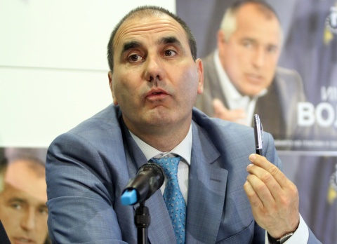 Bulgaria: Ex Top Cop: Bulgaria's Chief Prosecutor Must Forward Vote Voiding Petition