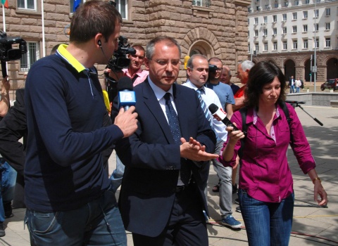 Bulgaria: Pressure Piles on Bulgaria’s Socialist Leader to Quit