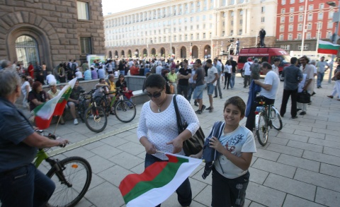 Bulgaria: Thousands of Bulgarians Gather on 19th Day of Anti-Govt Protests