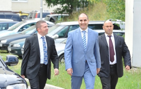 Ex Bulgarian Interior Min Temporarily Avoids Charges: Ex Bulgarian Interior Min Temporarily Avoids Charges
