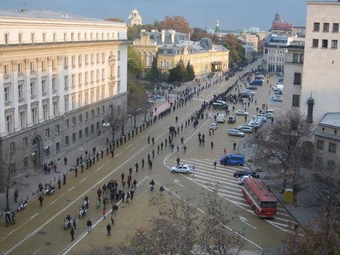 Bulgarian MPs Manage to 'Escape' Parliament Blockade: Bulgarian MPs Manage to 'Escape' Parliament Blockade
