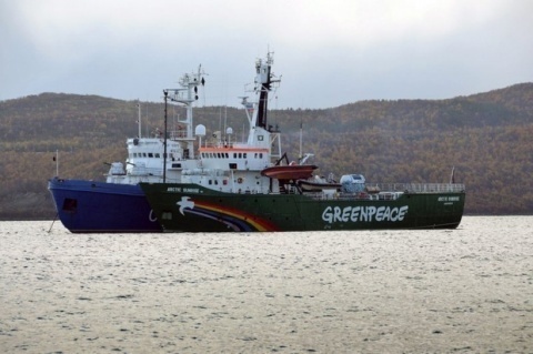 Bulgaria: Russia Drops Charges against Some of Greenpeace Activists