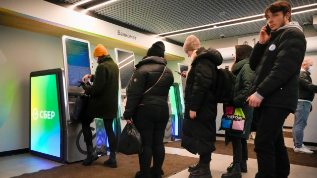 Bulgaria: Strict International Sanctions against Russia and EU Arms Shipments for Ukraine