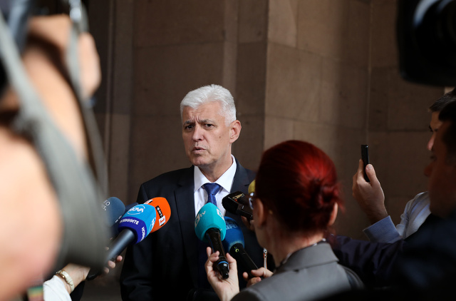 Bulgaria: Ukraine asked Bulgaria for Heavy Weapons - the Caretaker Government Refused