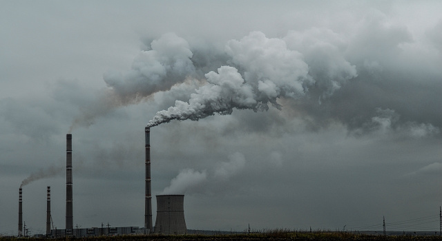 Bulgaria: International Energy Agency: Global Emissions will Peak in 2025