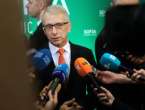 Bulgarian PM Nikolay Denkov Makes Second Voting Machine Attempt Amidst Technical Challenges