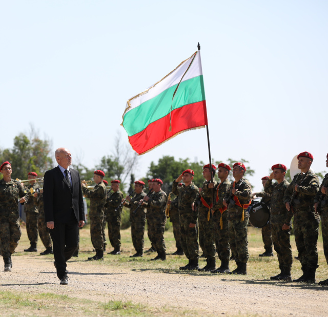 Bulgaria: Defense Minister: No Signs of Threats to Bulgarian Military Installations