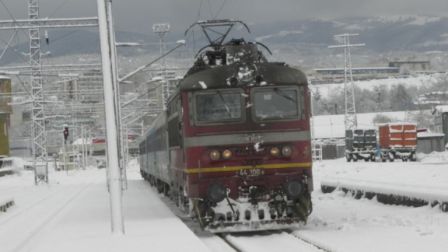 Bulgaria: Train Chaos: Delays and Cancellations Disrupt Bulgarian Railways Services
