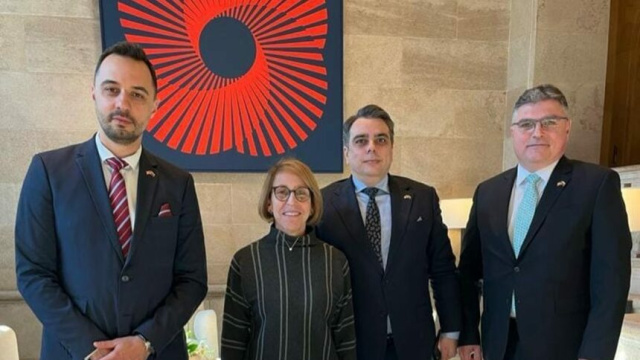 Bulgaria: Bulgarian Ministers To US Companies Such As Tesla And FedEx: Invest in Quality, Not Cheap Labor!