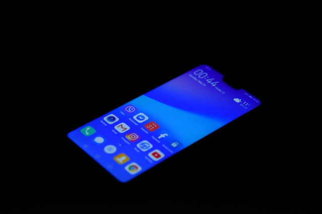 Bulgaria: Huawei Resurgence Sends iPhone Sales Plummeting by 24% in China