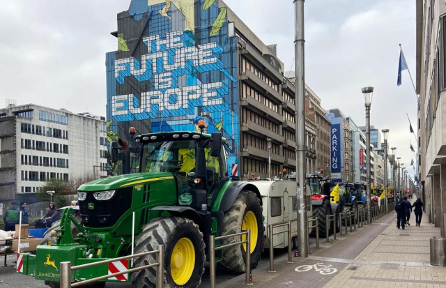 Bulgaria: Farmers' Tractor Protest Paralyzes Brussels' European District