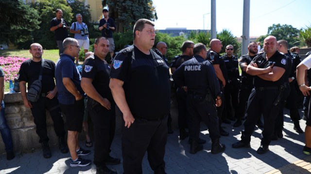 Bulgaria: Bulgarian Police Protest Against Political Pressure on Interior Ministry