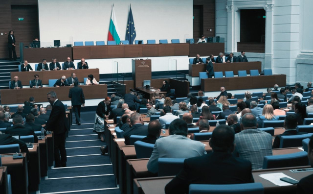 Bulgaria: Bulgaria: Fifth Vote of No Confidence Against the 'Zhelyazkov' Cabinet Has Failed