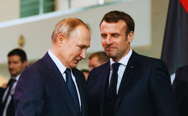 Bulgaria: Macron Moves to Reopen Dialogue with Putin